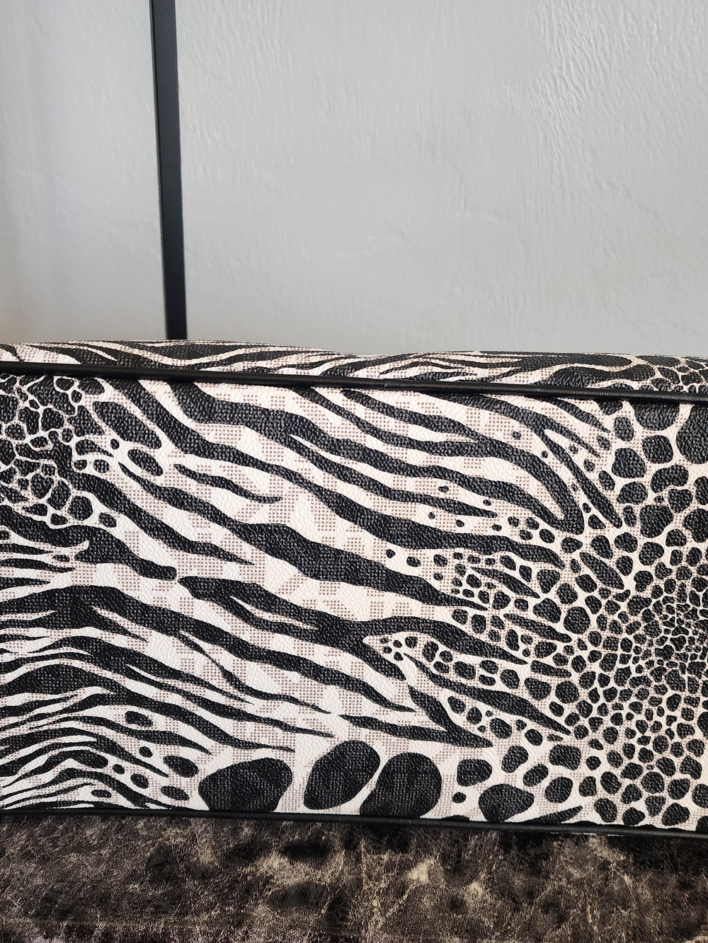 Michael Kors Black & White Animal Print Carter Tote Bag - Picture 3 of 12